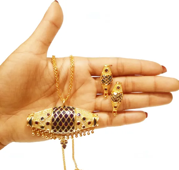 Assamese_Traditional_Gold_Plated_Blue_Colour_Dhulbiri_Chain_Jewellery_Set_For_Women